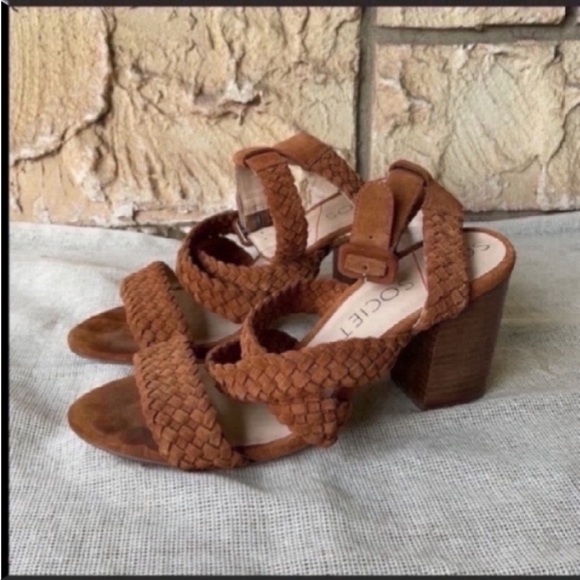 Sole Society Eveline Chestnut Heel Beach Vacation
size 8 braided - Picture 4 of 8